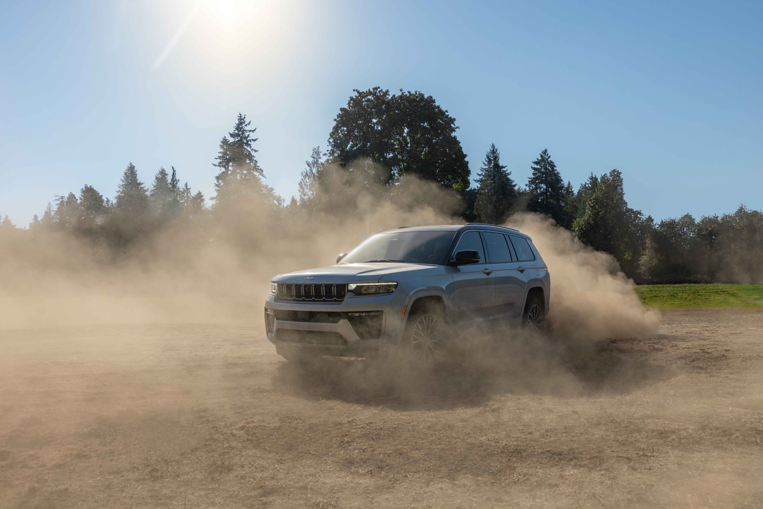 2026 Jeep Grand Cherokee gray SUV