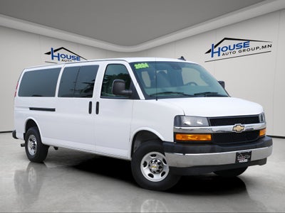 2024 Chevrolet Express Passenger 3500 1LT