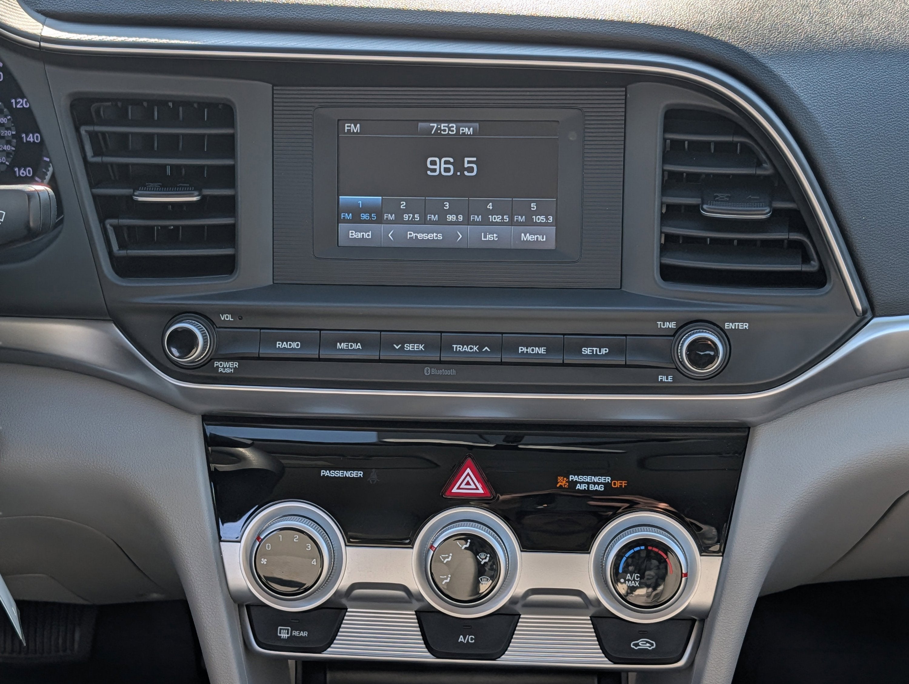 2019 Hyundai Elantra SE