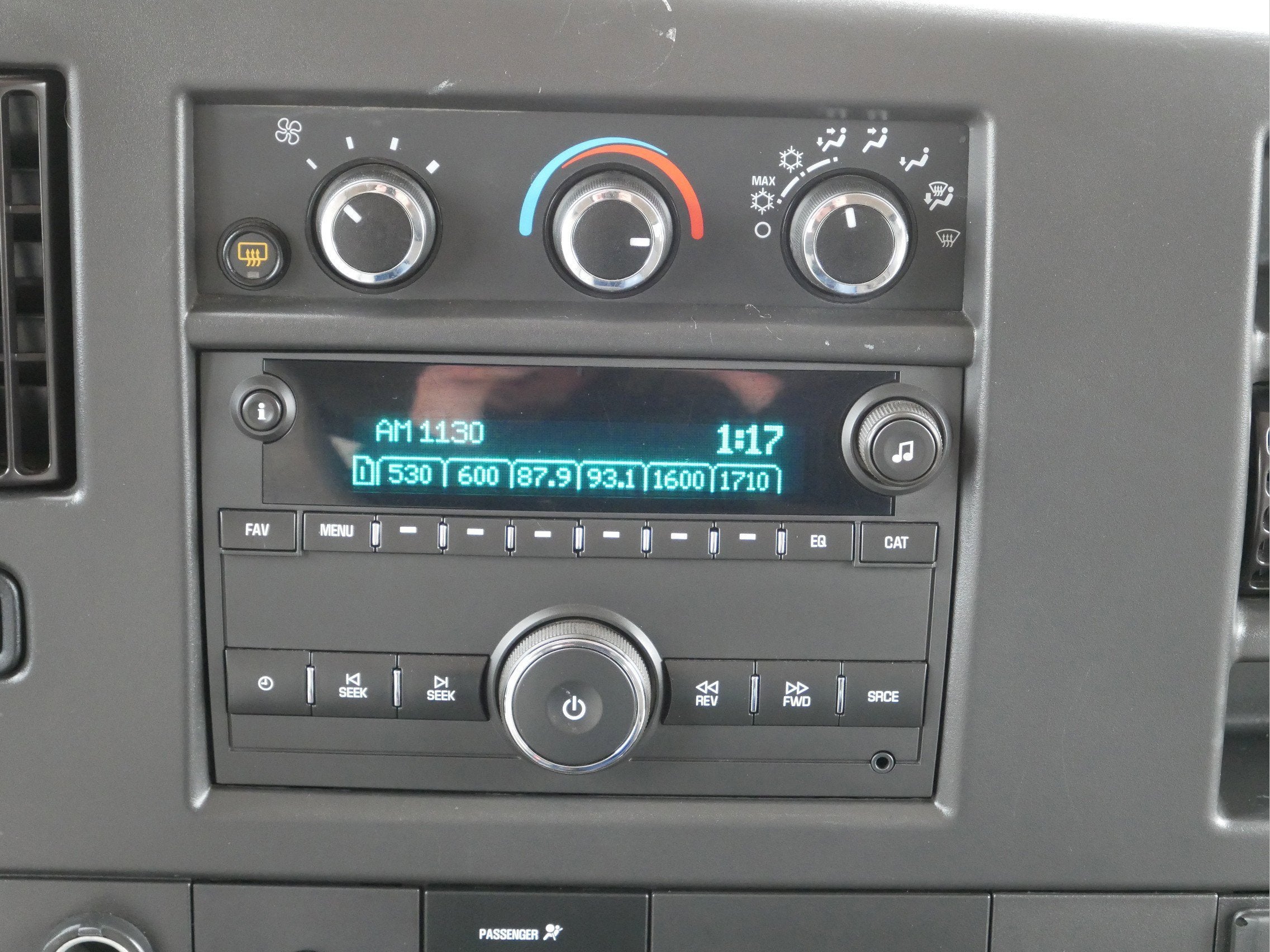 2024 Chevrolet Express Passenger 3500 LS