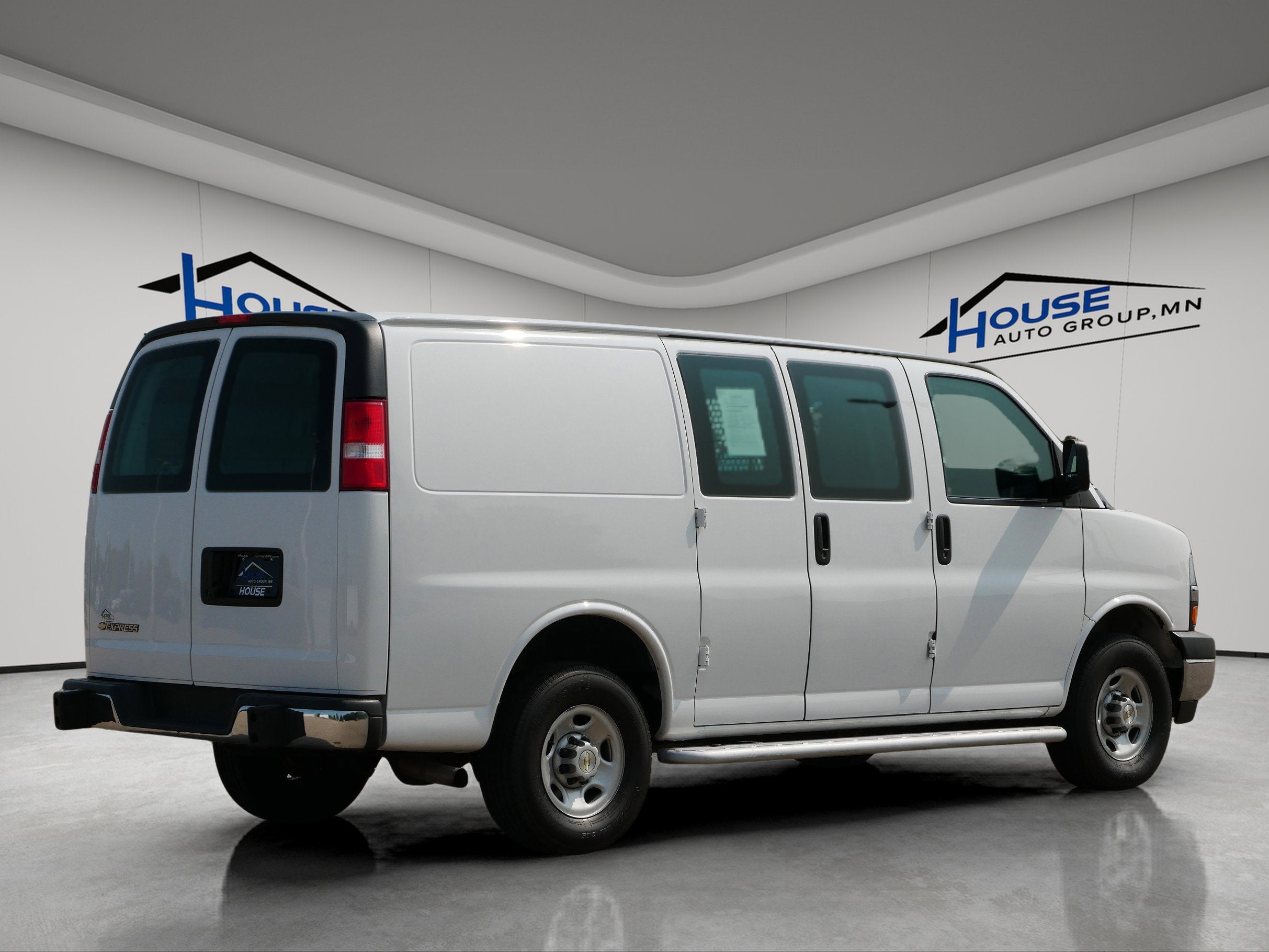 2023 Chevrolet Express Cargo 2500 1WT