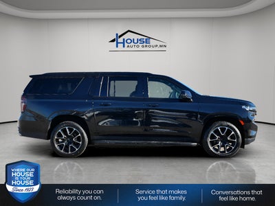 2023 Chevrolet Suburban RST