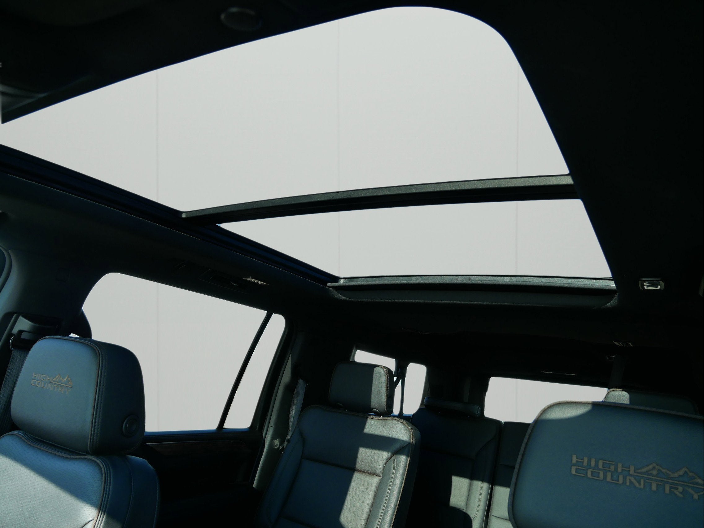 2022 Chevrolet Suburban High Country