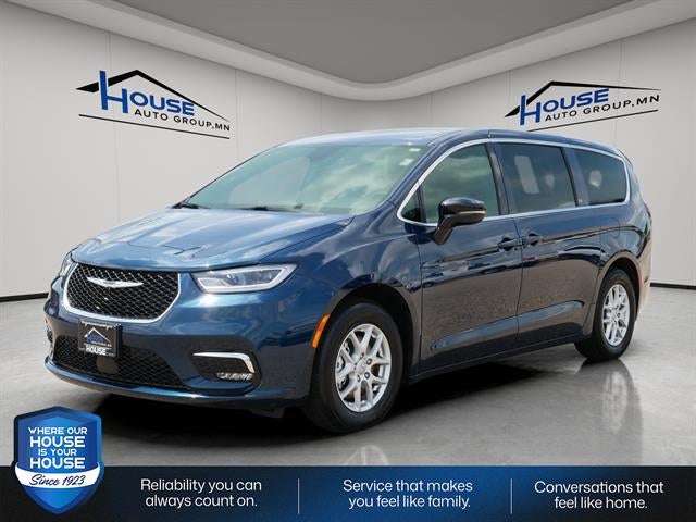 Used 2025 Chrysler Pacifica Select with VIN 2C4RC1BG3SR612782 for sale in Red Wing, Minnesota