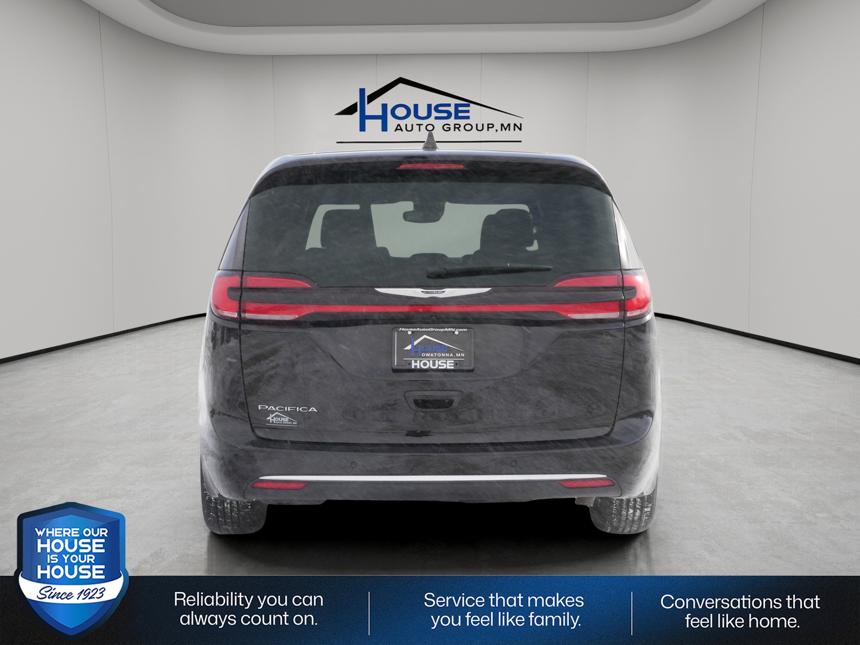 2025 Chrysler Pacifica Select