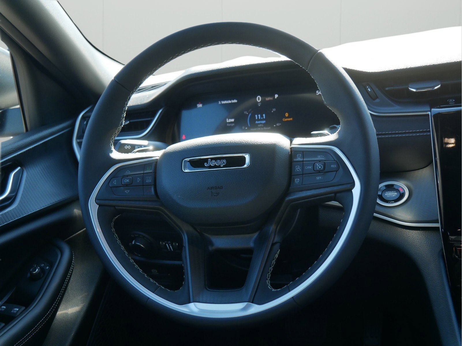 2025 Jeep Grand Cherokee GRAND CHEROKEE LAREDO 4X4