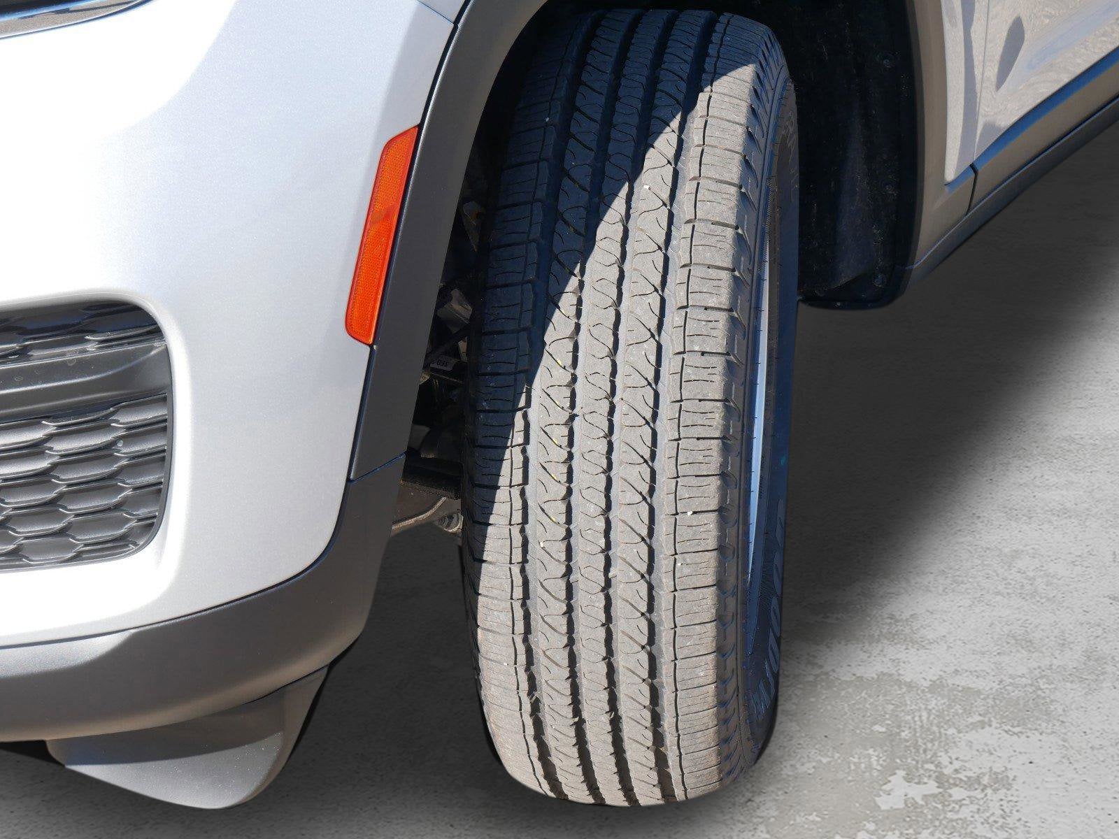 2025 Jeep Grand Cherokee GRAND CHEROKEE LAREDO 4X4