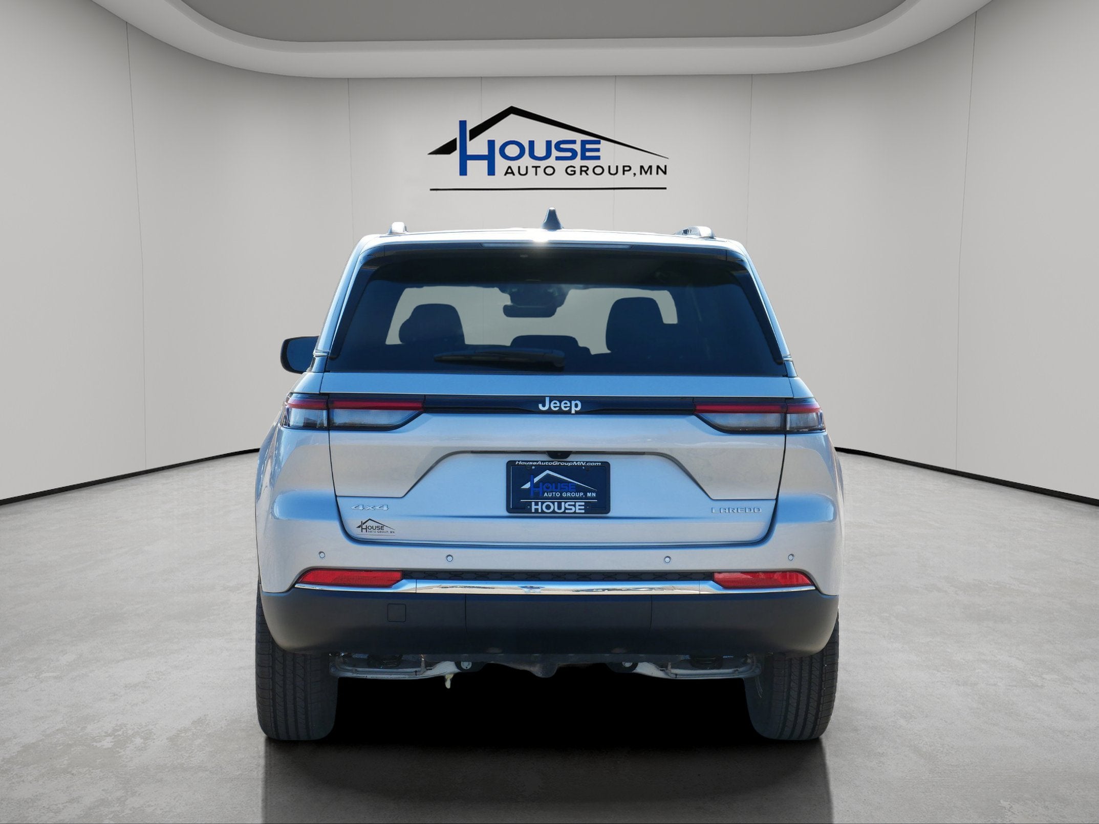 2025 Jeep Grand Cherokee GRAND CHEROKEE LAREDO 4X4