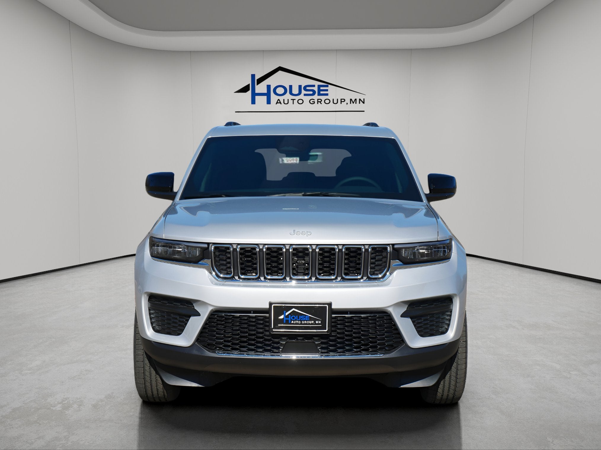 2025 Jeep Grand Cherokee GRAND CHEROKEE LAREDO 4X4