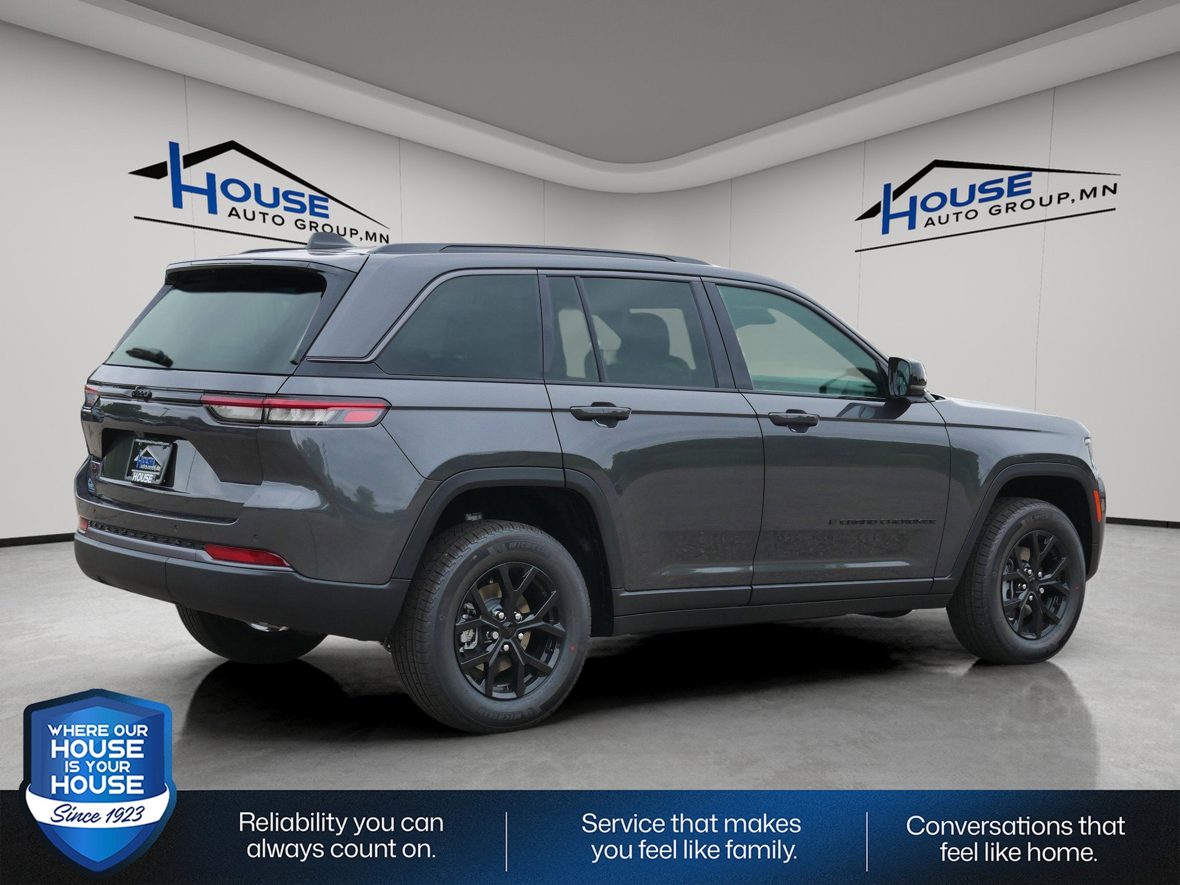 2026 Jeep Grand Cherokee GRAND CHEROKEE LAREDO ALTITUDE 4X4