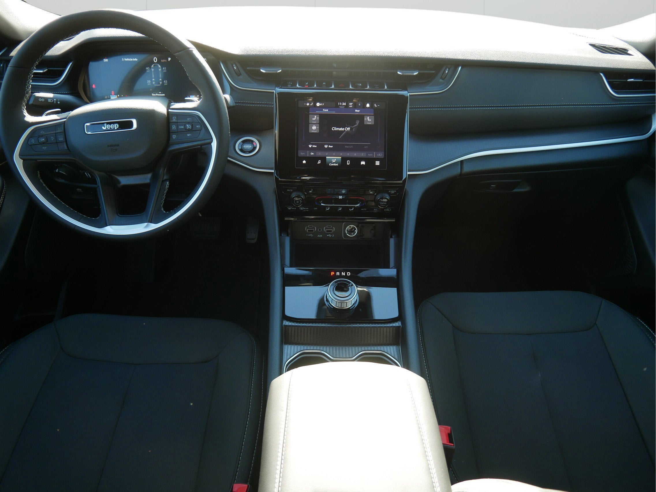 2025 Jeep Grand Cherokee GRAND CHEROKEE L LAREDO X 4X4