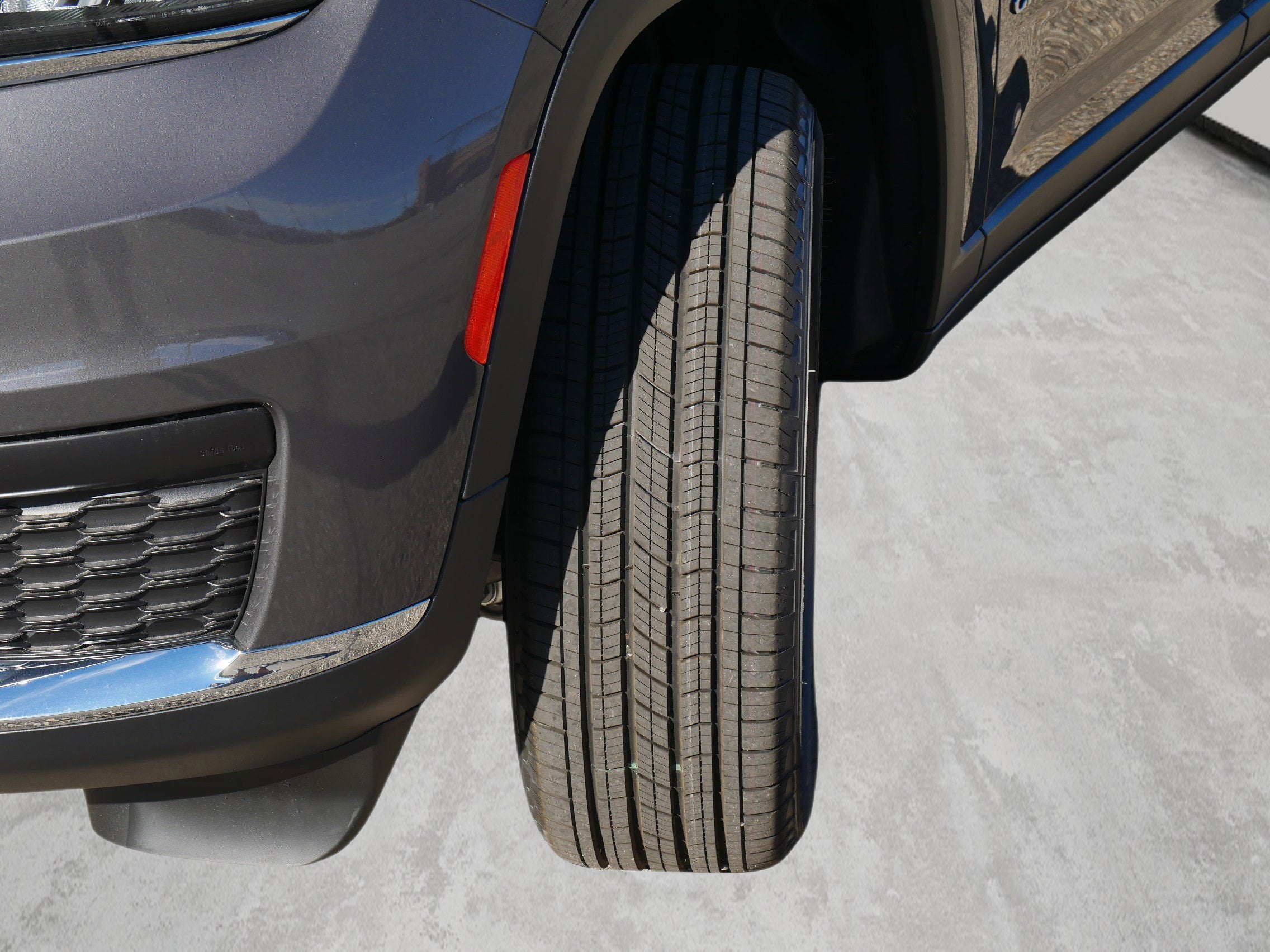 2025 Jeep Grand Cherokee GRAND CHEROKEE L LAREDO X 4X4