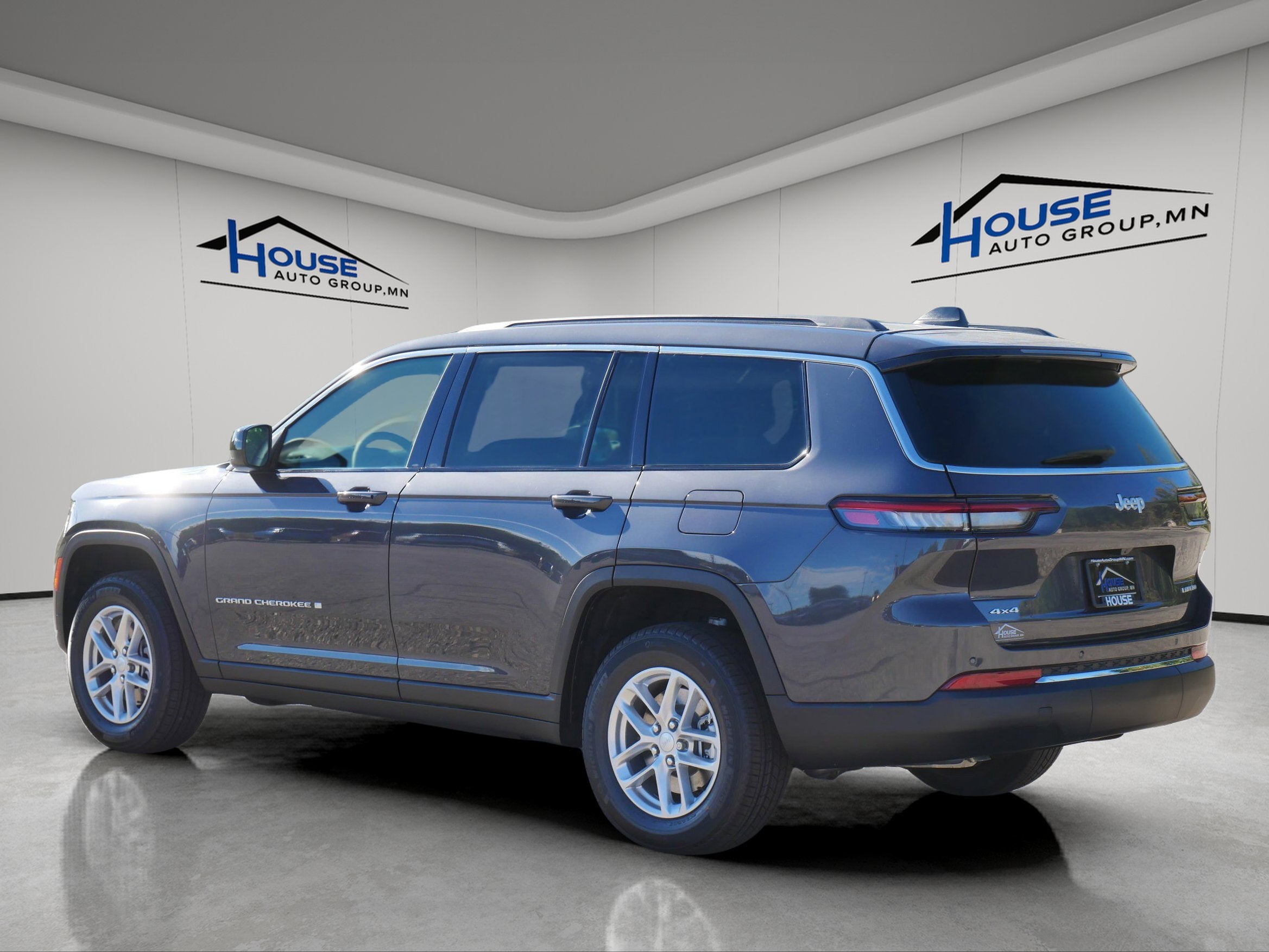 2025 Jeep Grand Cherokee GRAND CHEROKEE L LAREDO X 4X4