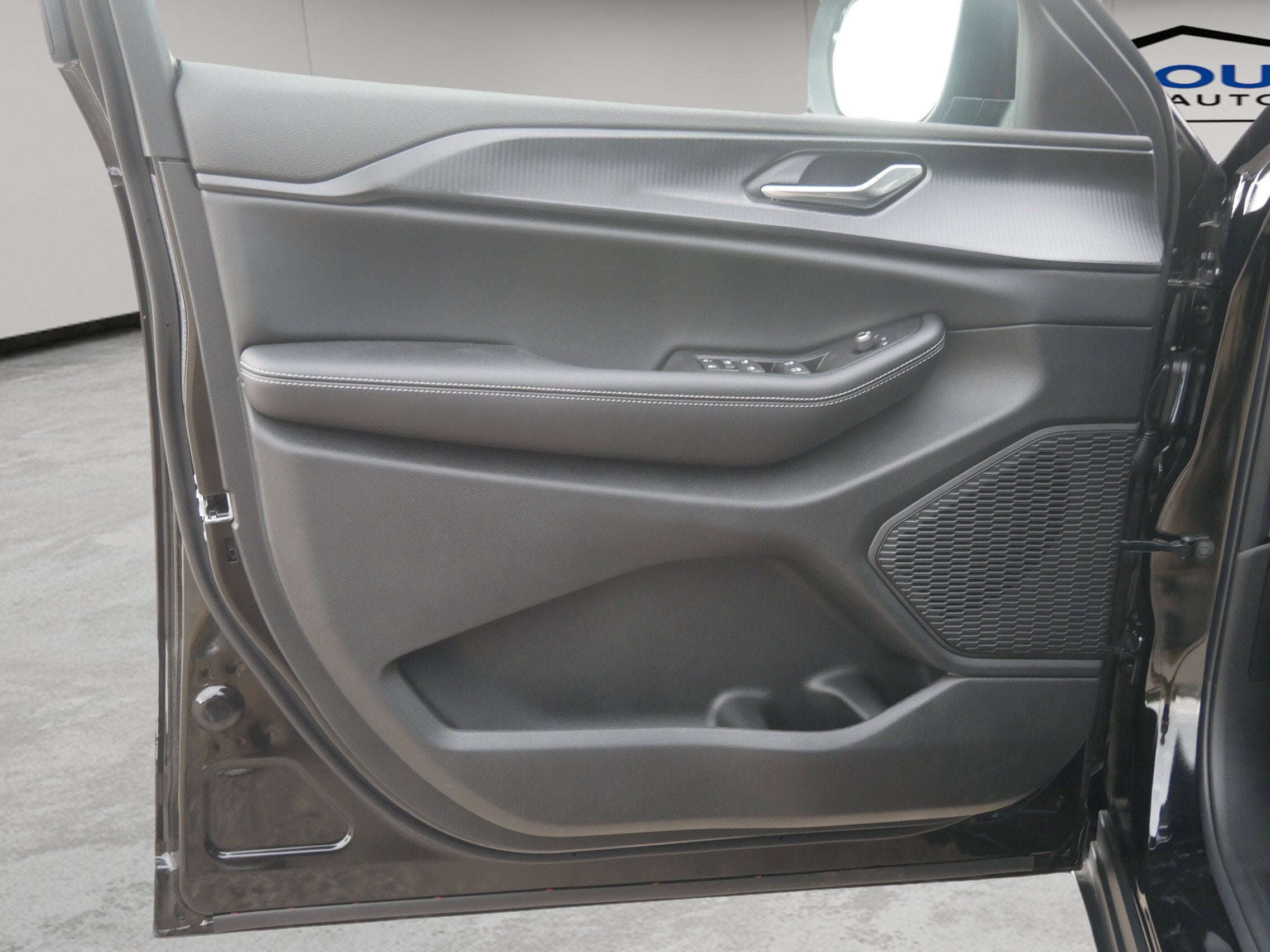 2025 Jeep Grand Cherokee GRAND CHEROKEE L LAREDO X 4X4