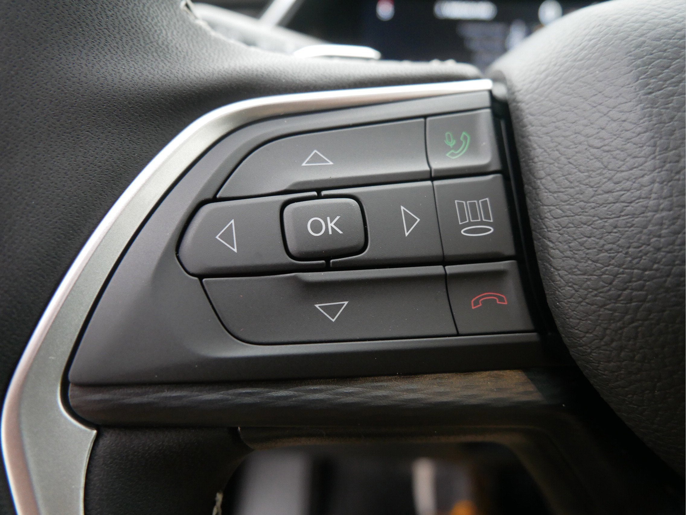 2025 Jeep Grand Cherokee GRAND CHEROKEE L LAREDO X 4X4