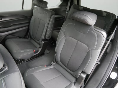 2025 Jeep Grand Cherokee GRAND CHEROKEE L LAREDO X 4X4