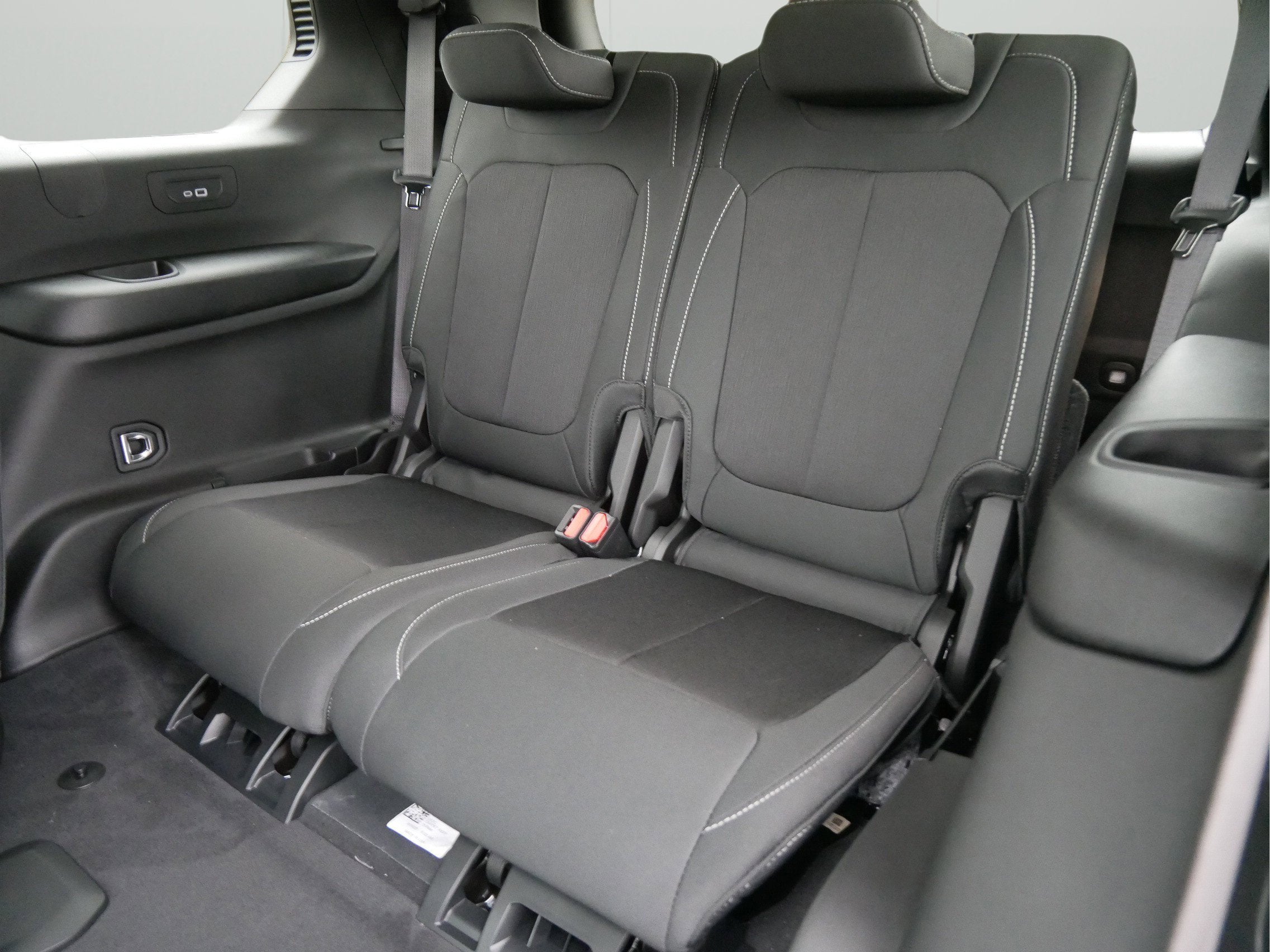 2025 Jeep Grand Cherokee GRAND CHEROKEE L LAREDO X 4X4