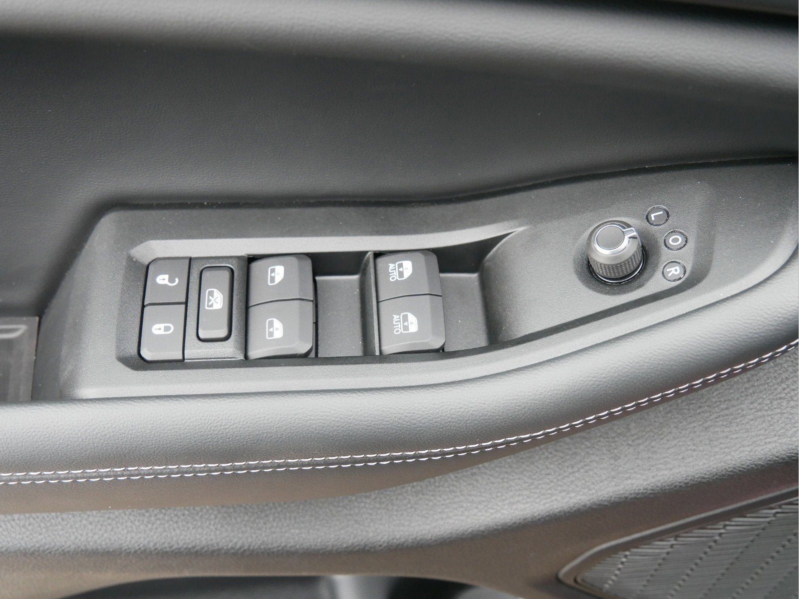 2025 Jeep Grand Cherokee GRAND CHEROKEE L LAREDO X 4X4