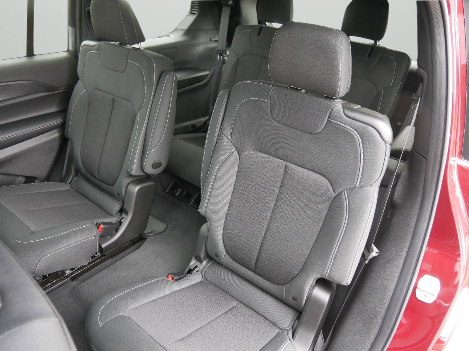 2025 Jeep Grand Cherokee GRAND CHEROKEE L LAREDO X 4X4