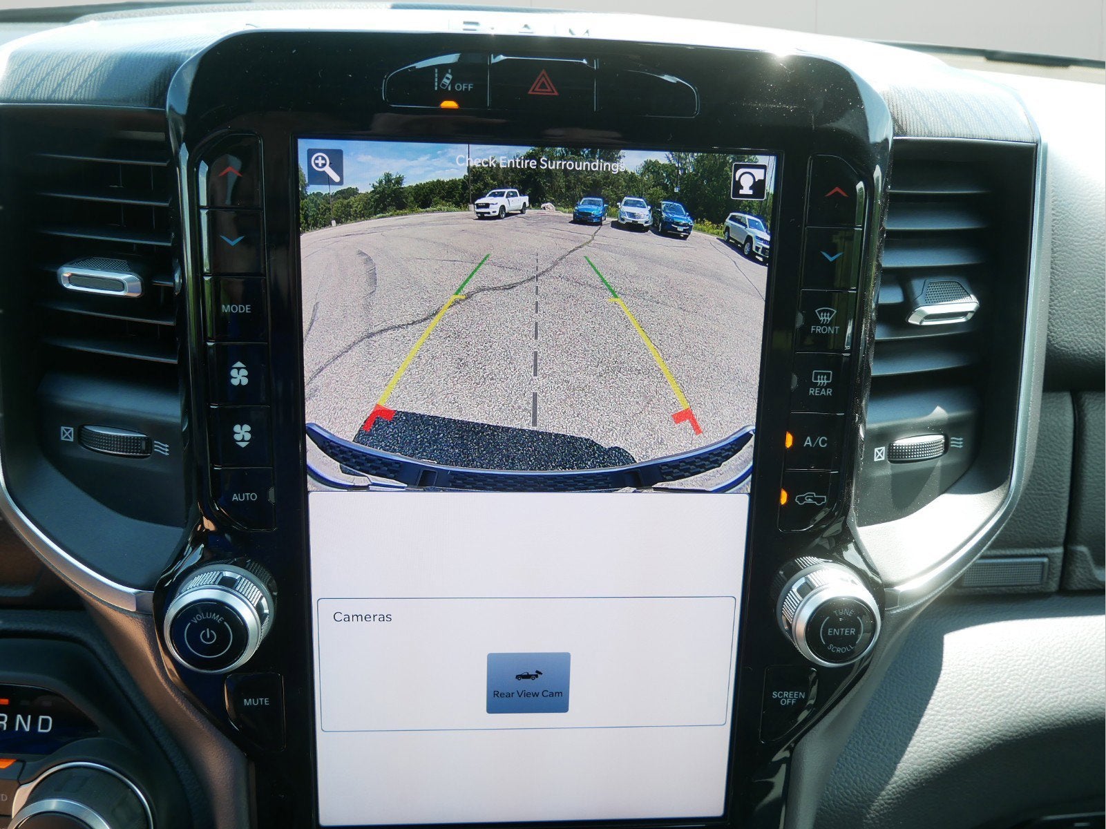 2025 RAM Ram 1500 RAM 1500 BIG HORN QUAD CAB 4X4 6'4' BOX