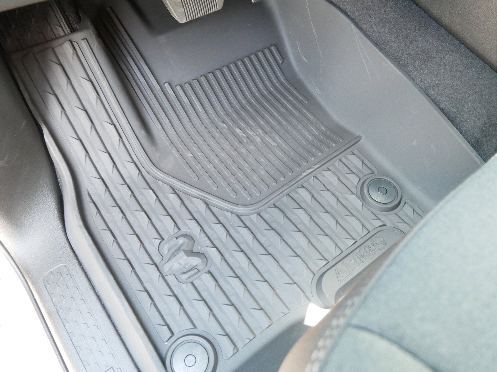 2025 RAM Ram 1500 RAM 1500 BIG HORN QUAD CAB 4X4 6'4' BOX