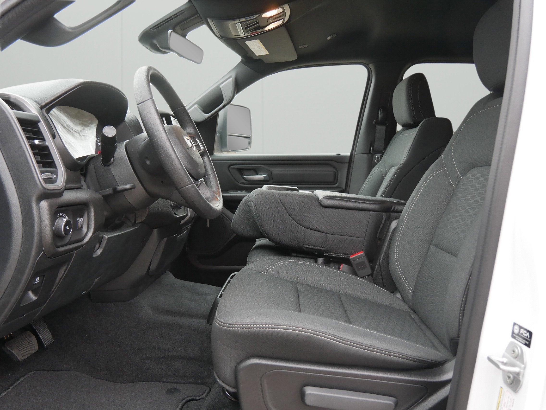 2026 RAM Ram 1500 RAM 1500 TRADESMAN CREW CAB 4X4 5'7' BOX