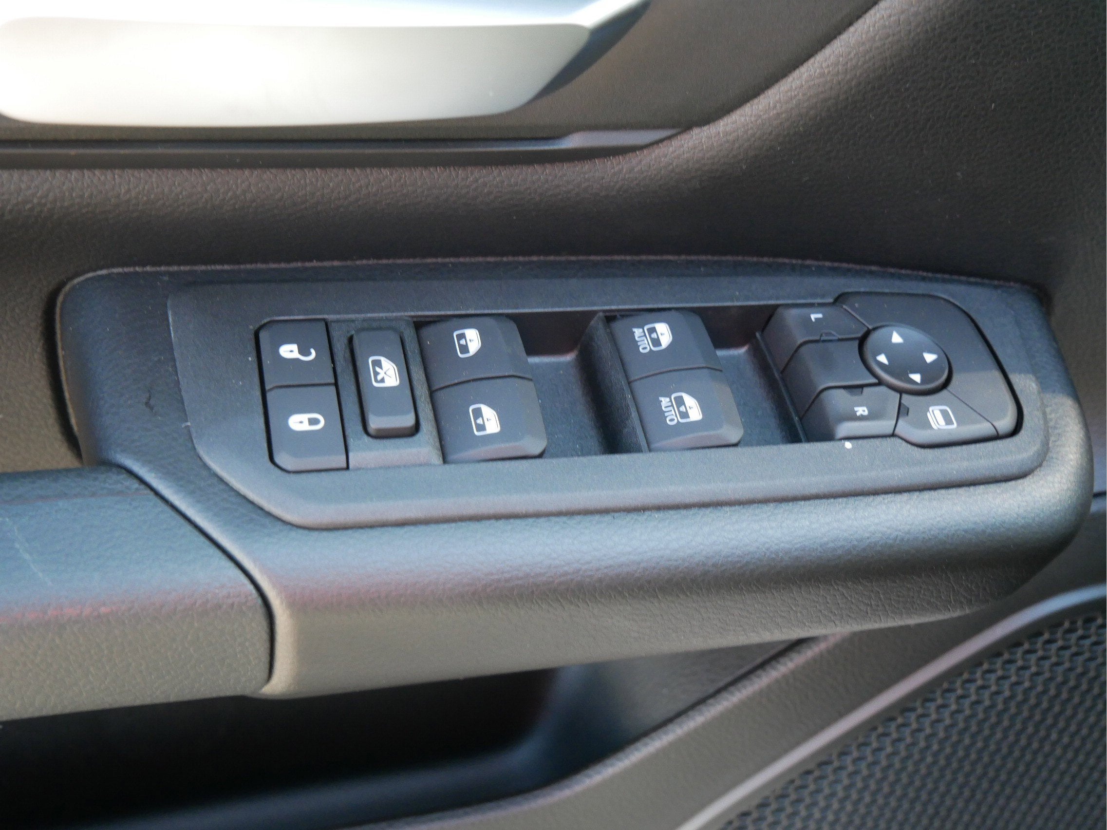 2026 RAM Ram 1500 RAM 1500 TRADESMAN CREW CAB 4X4 5'7' BOX