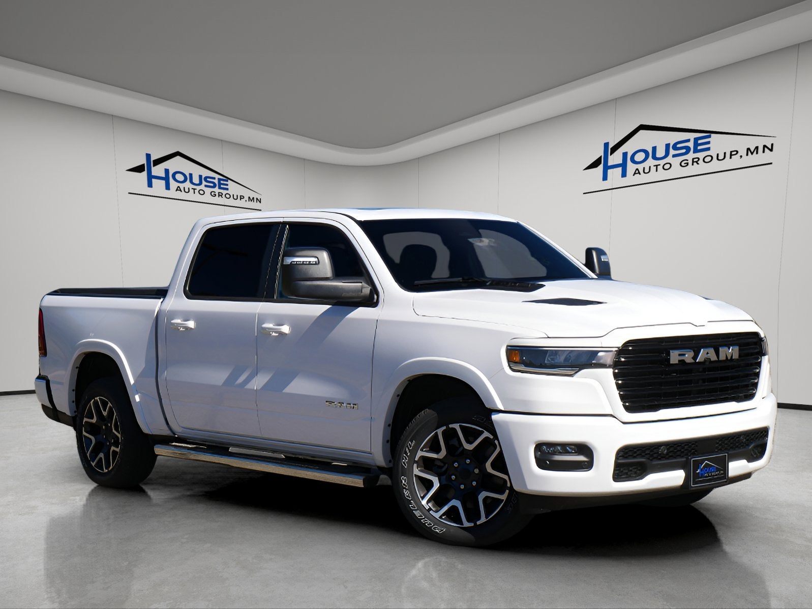 2025 RAM Ram 1500 RAM 1500 LARAMIE CREW CAB 4X4 5'7' BOX