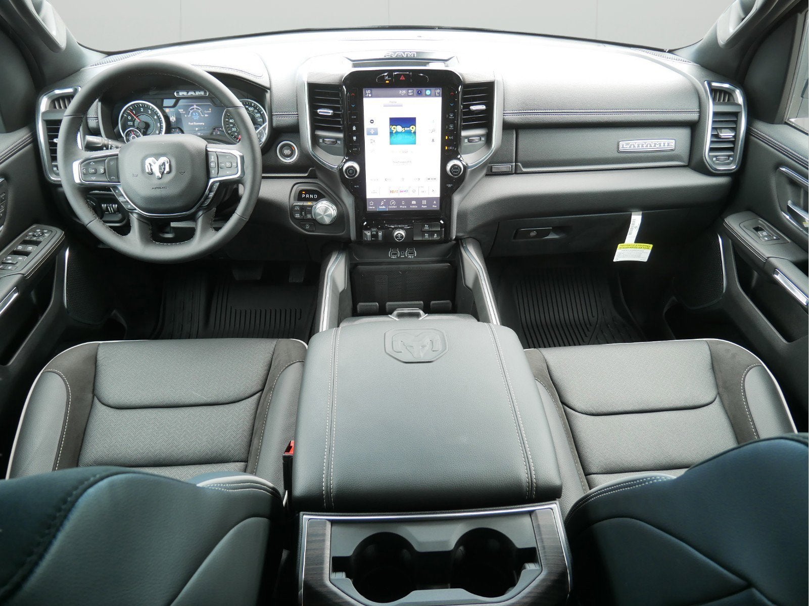 2025 RAM Ram 1500 RAM 1500 LARAMIE CREW CAB 4X4 5'7' BOX