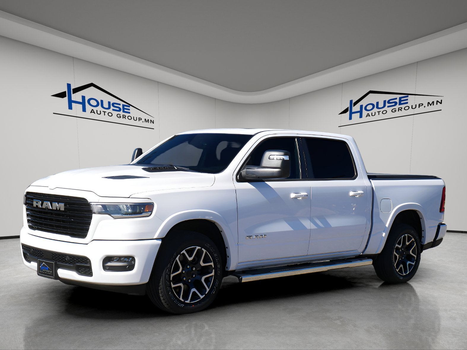 2025 RAM Ram 1500 RAM 1500 LARAMIE CREW CAB 4X4 5'7' BOX