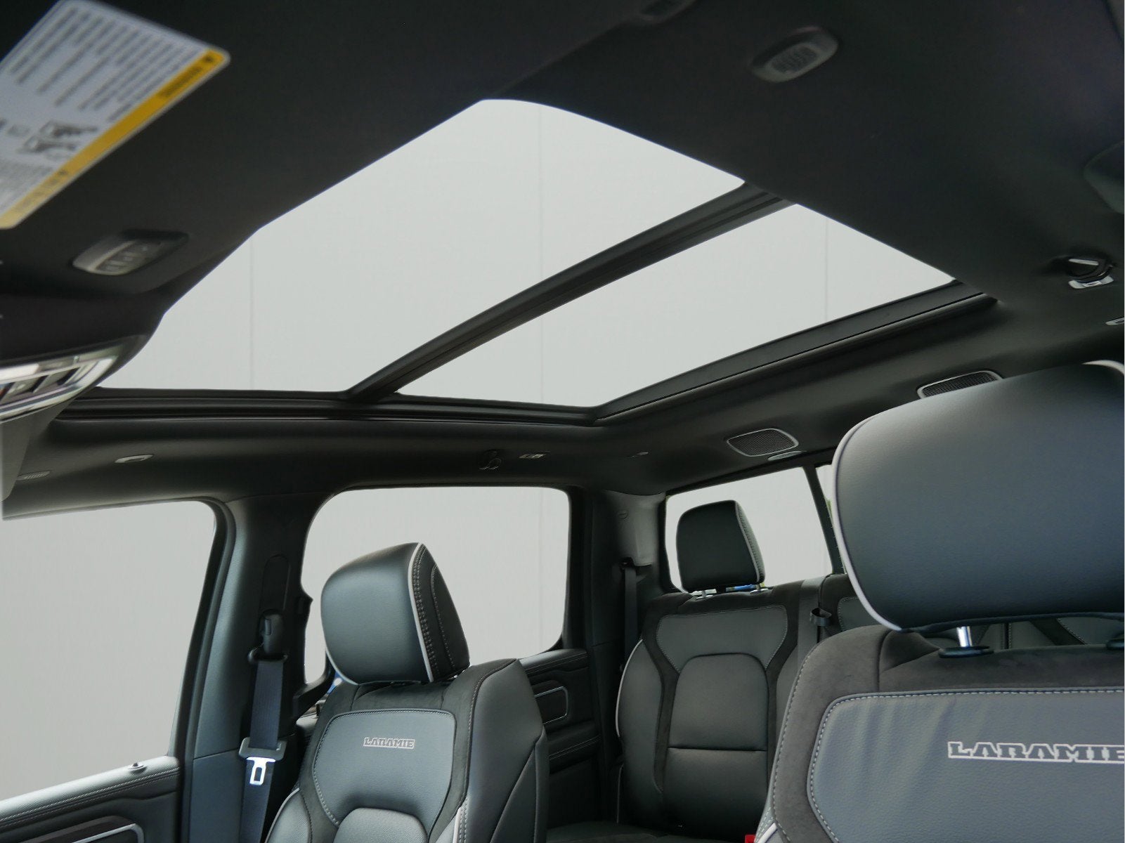 2025 RAM Ram 1500 RAM 1500 LARAMIE CREW CAB 4X4 5'7' BOX