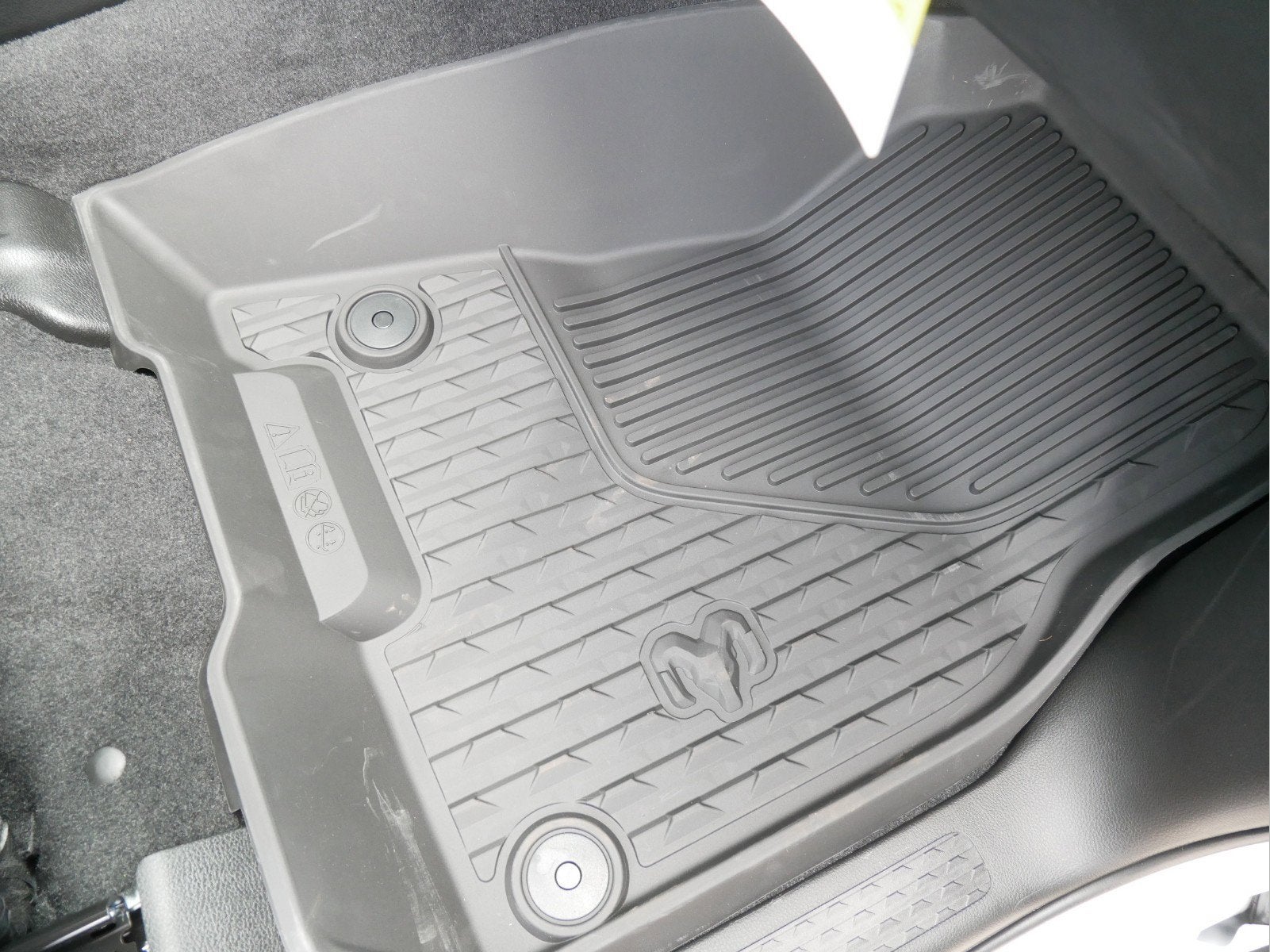 2025 RAM Ram 1500 RAM 1500 LARAMIE CREW CAB 4X4 5'7' BOX