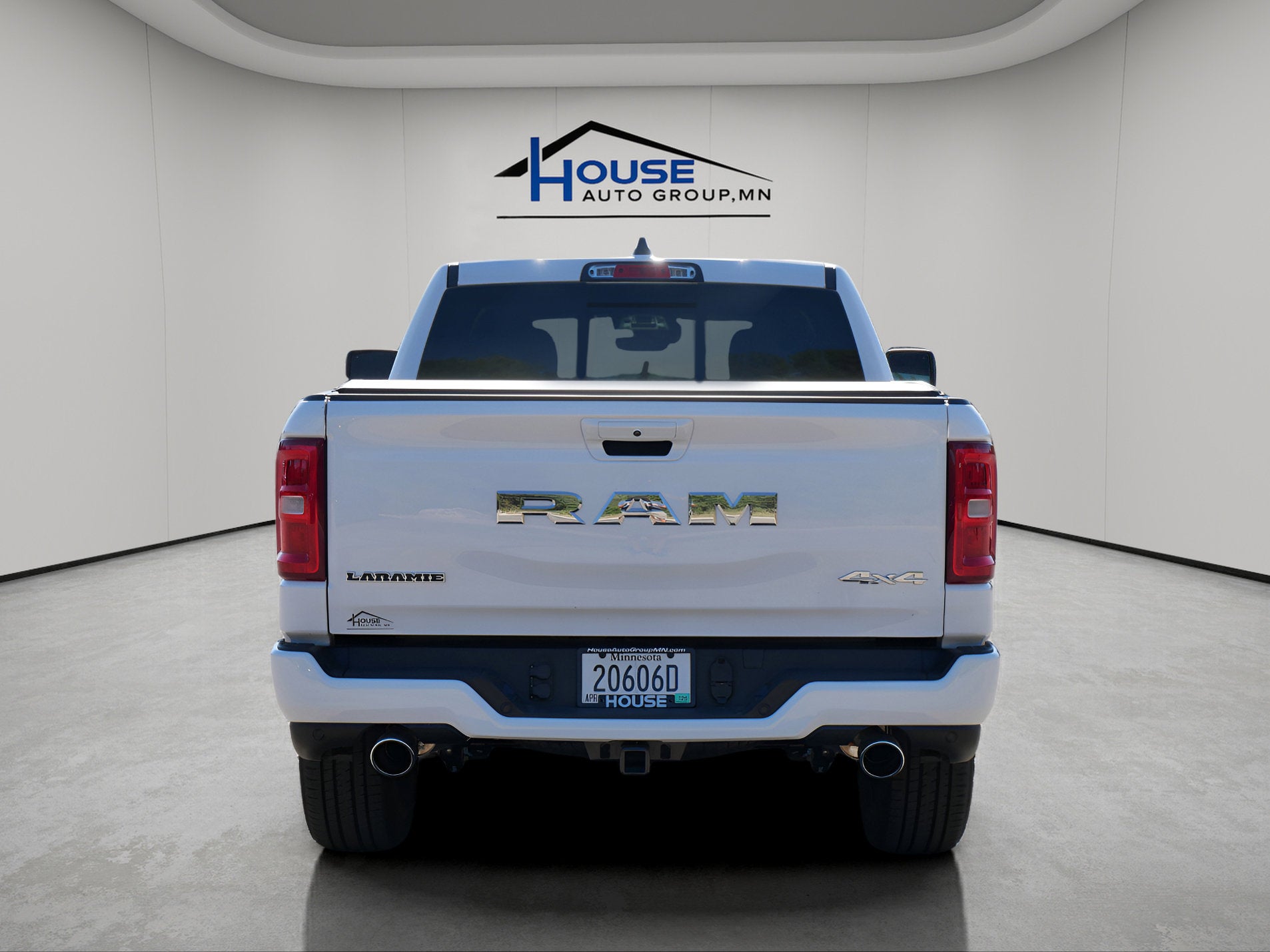 2025 RAM Ram 1500 RAM 1500 LARAMIE CREW CAB 4X4 5'7' BOX