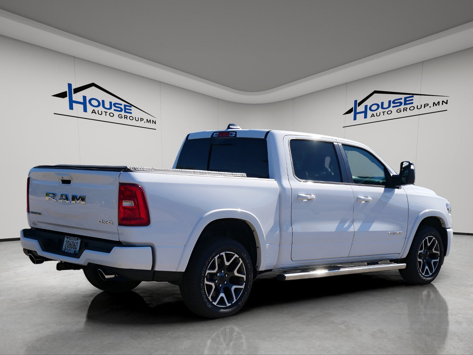 2025 RAM Ram 1500 RAM 1500 LARAMIE CREW CAB 4X4 5'7' BOX