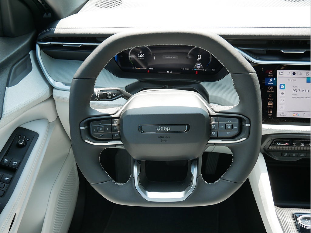 2026 Jeep Cherokee CHEROKEE LAREDO 4X4