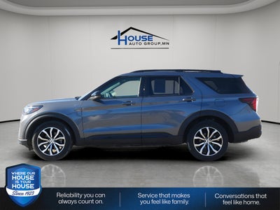 2025 Ford Explorer ST-Line