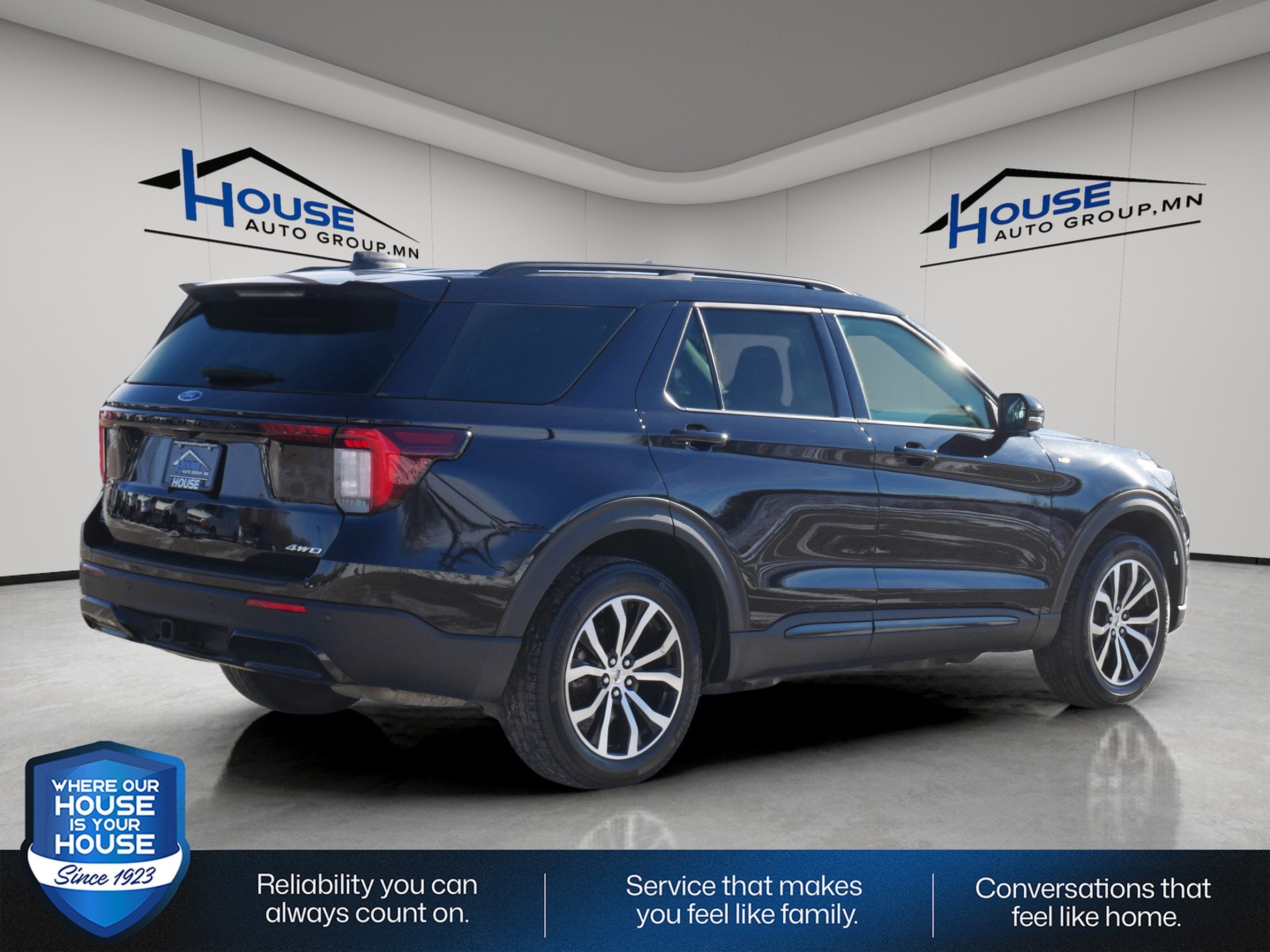 2025 Ford Explorer ST-Line