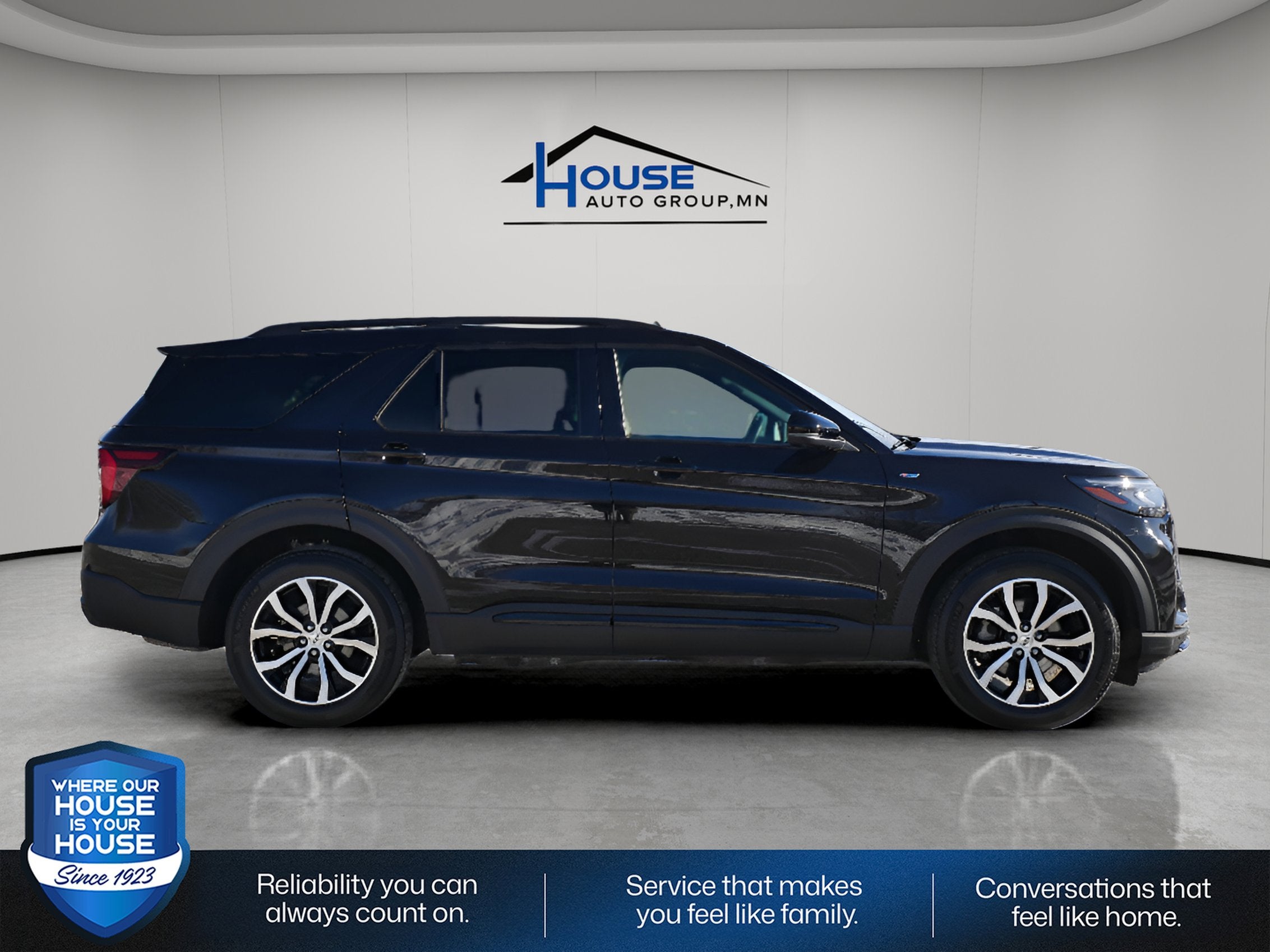 2025 Ford Explorer ST-Line