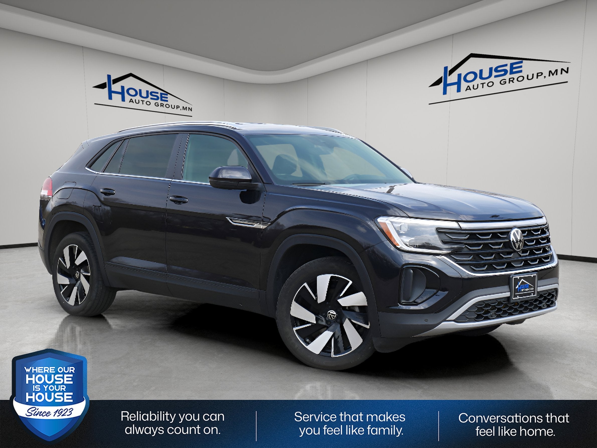 2025 Volkswagen Atlas Cross Sport 2.0T SE w/Technology