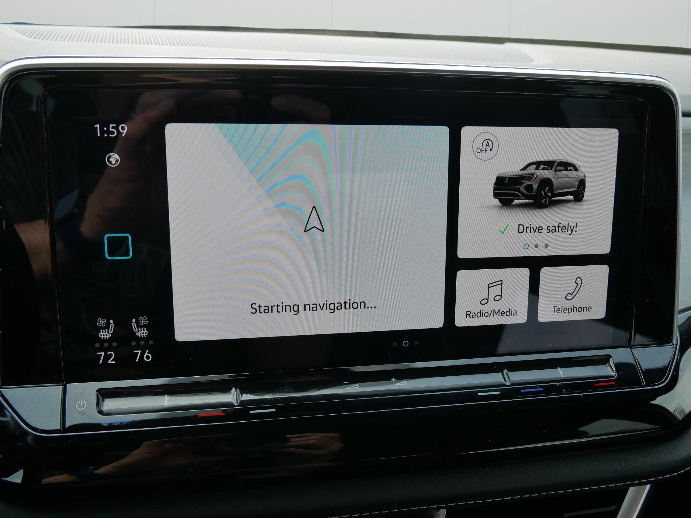 2025 Volkswagen Atlas Cross Sport 2.0T SE w/Technology