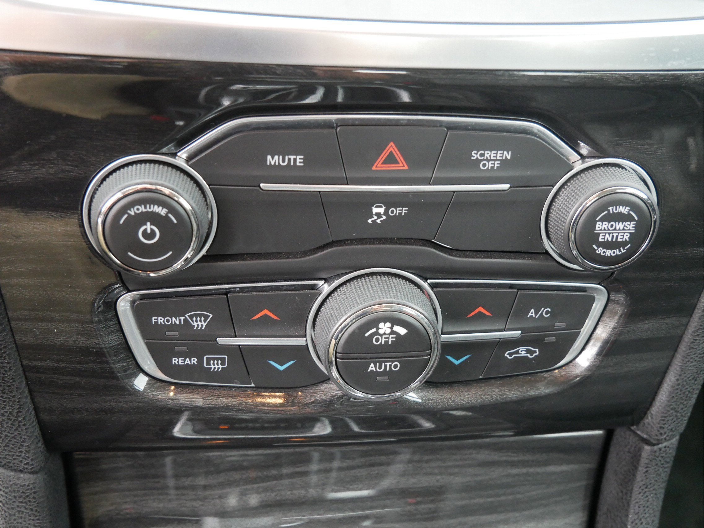 2017 Chrysler 300 Limited