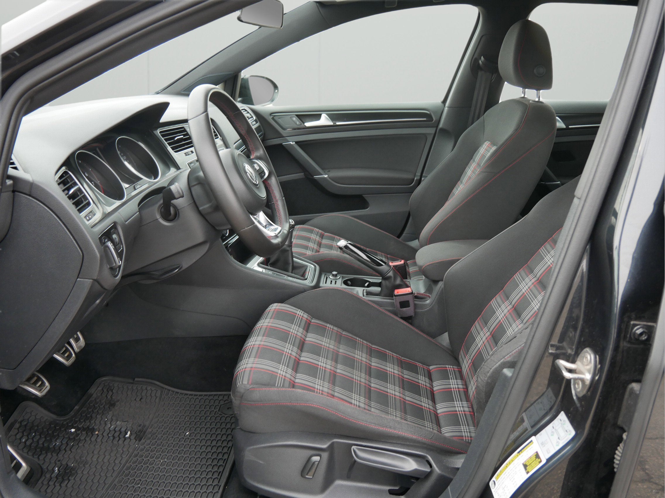 2017 Volkswagen Golf GTI Sport