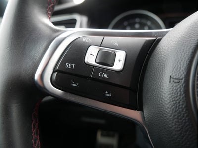 2017 Volkswagen Golf GTI Sport