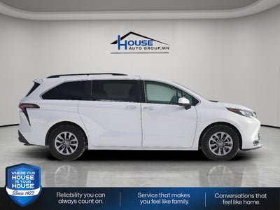 2024 Toyota Sienna XLE