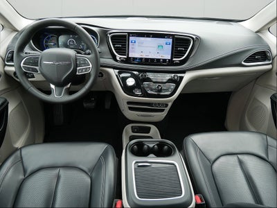 2024 Chrysler Pacifica Select