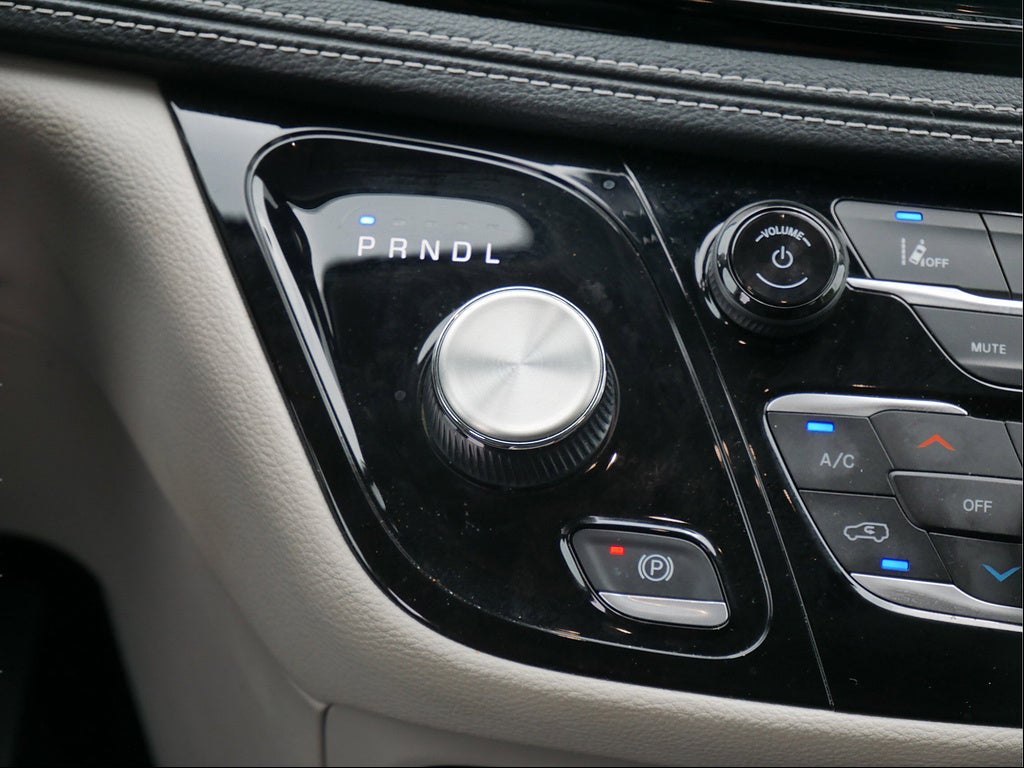 2024 Chrysler Pacifica Select