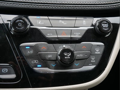 2024 Chrysler Pacifica Select
