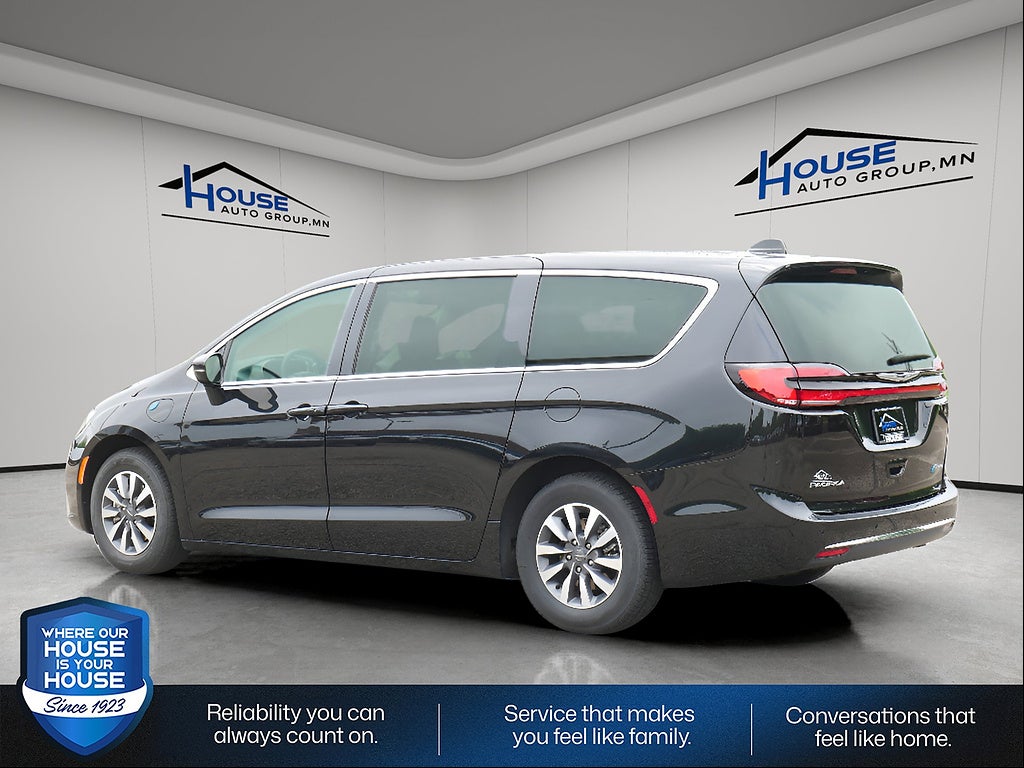 2024 Chrysler Pacifica Select