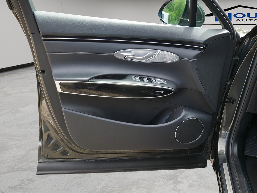2025 Genesis GV70 2.5T Standard