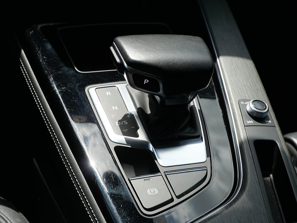 2024 Audi A4 Sedan quattro S line Prem Plus 45 TFSI
